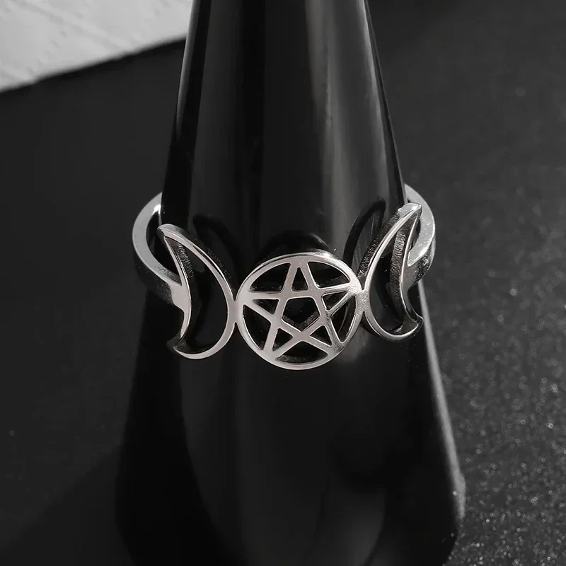 Exquisite Hollow Stainless Steel Five-Pointed Star Double Moon Ring Fashionable Charm Jewelry Gift for Men and Women