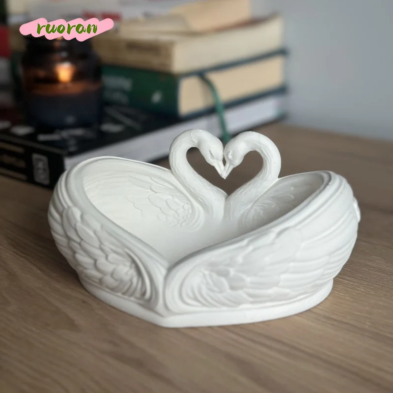 

Modern Elegant New European Swan Statue Home Decor Birthday Gift for Bedroom Entryway Wine Cabinet