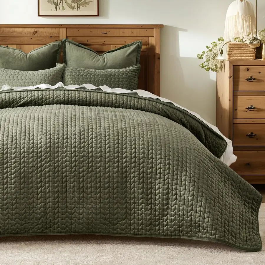 

Luxury Velvet Quilt Set Queen Size 3 Piece, Soft CrossStitch Velvet Comforter Set with Pillow Shams, Lightweight Coverlet Bedspr