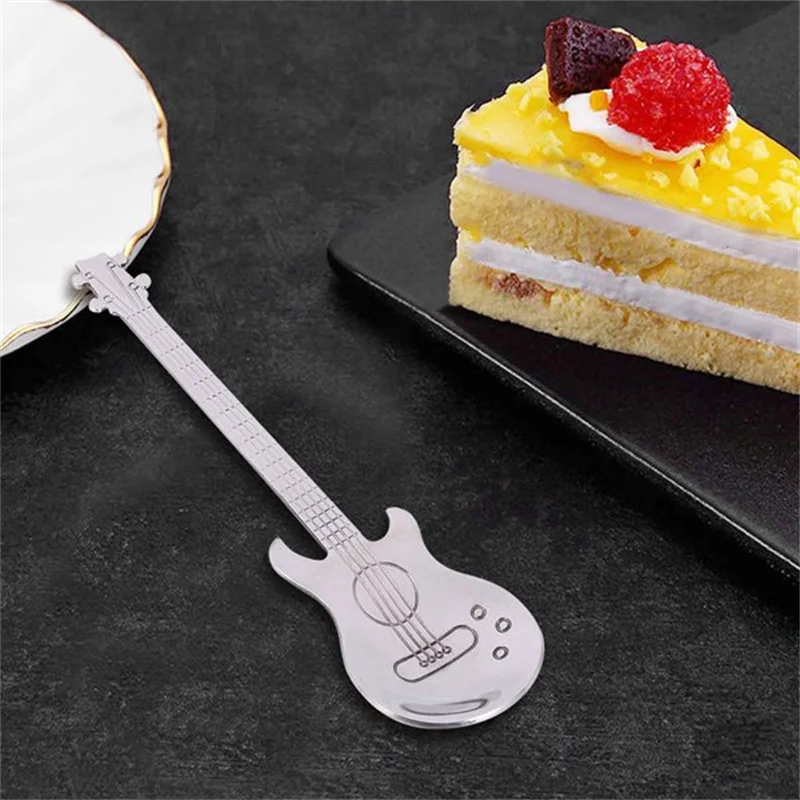 Cucchiai da caffè in acciaio inossidabile da 4 pezzi cucchiaini da tè in argento per chitarra Mini torta da Dessert retrò cucchiaio da caffè per matrimoni accessori per caffè per bambini