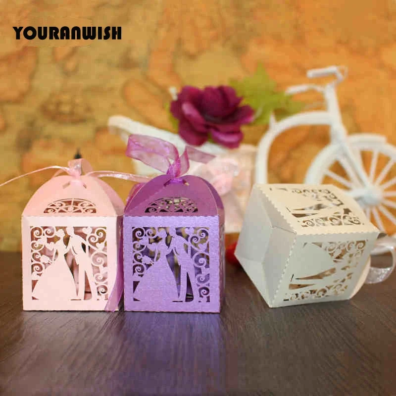 

50pcs/lot laser cut to bride and bridegroom wedding gift candy box baby shower gift bag wedding favors and gifts birthday party