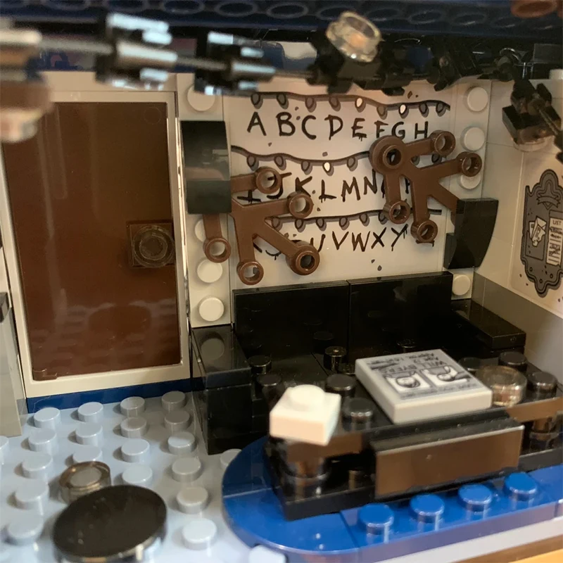 ตัวต่อบล็อกโลกกลับหัว 2287 ชิ้น ของเล่นประกอบแบบจำลอง ชุดตัวต่อ ของขวัญวันเกิด/อีสเตอร์ สำหรับเด็กชาย เด็กหญิง และผู้ใหญ่