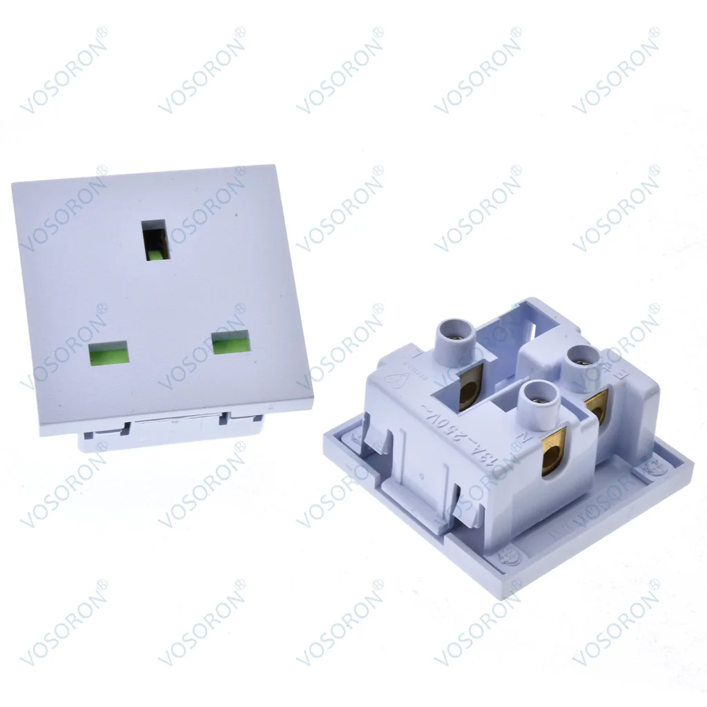 Snap In Embedded British Type- G BS 1363 13A Power Socket Outlet for Cabinet 50x50mm