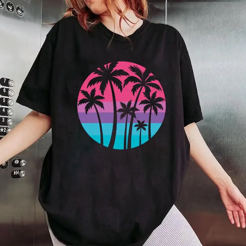 

Tee Featuring Gradient Palm Tree Art – Stylish Retreat