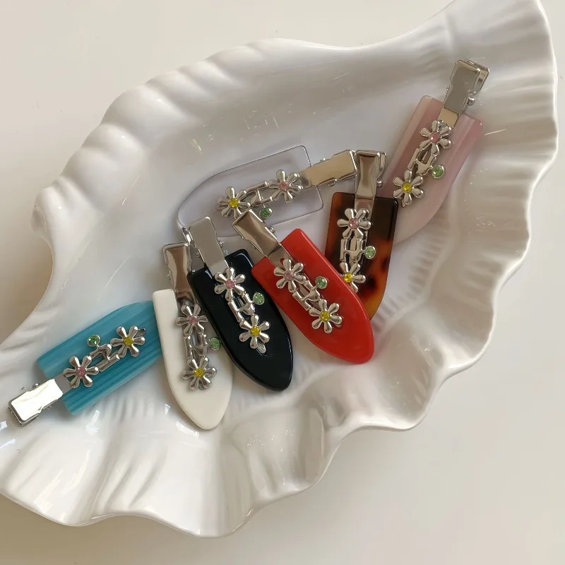 

Sweet Punk Metal Flower Side Hair Clip No Damage Barrettes for Women Girls Fashion Forehead Bangs Holders Non Slip Accessories