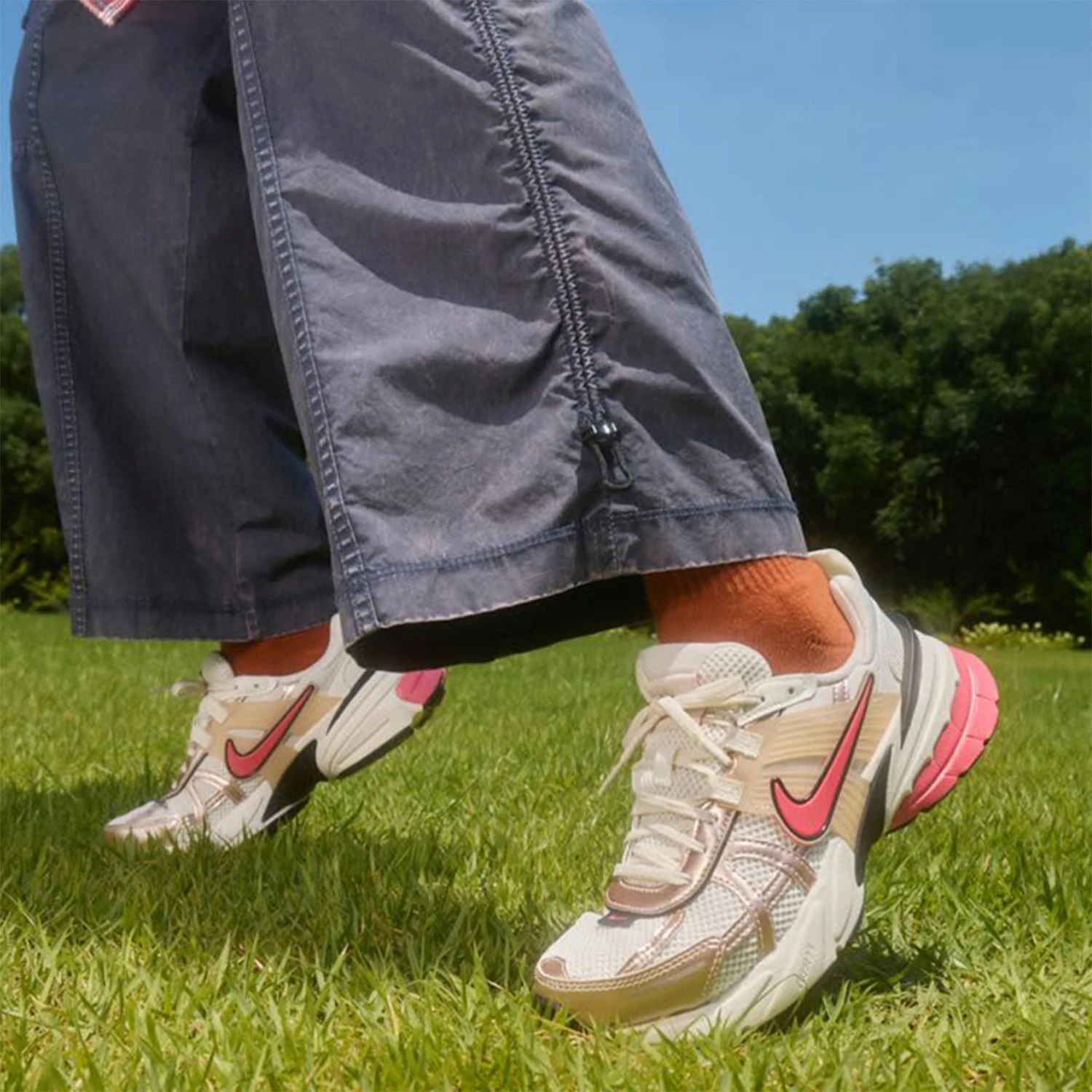 حذاء الجري Nike Official 2024 الجديد للسيدات خفيف الوزن وجيد التهوية HJ7389-838