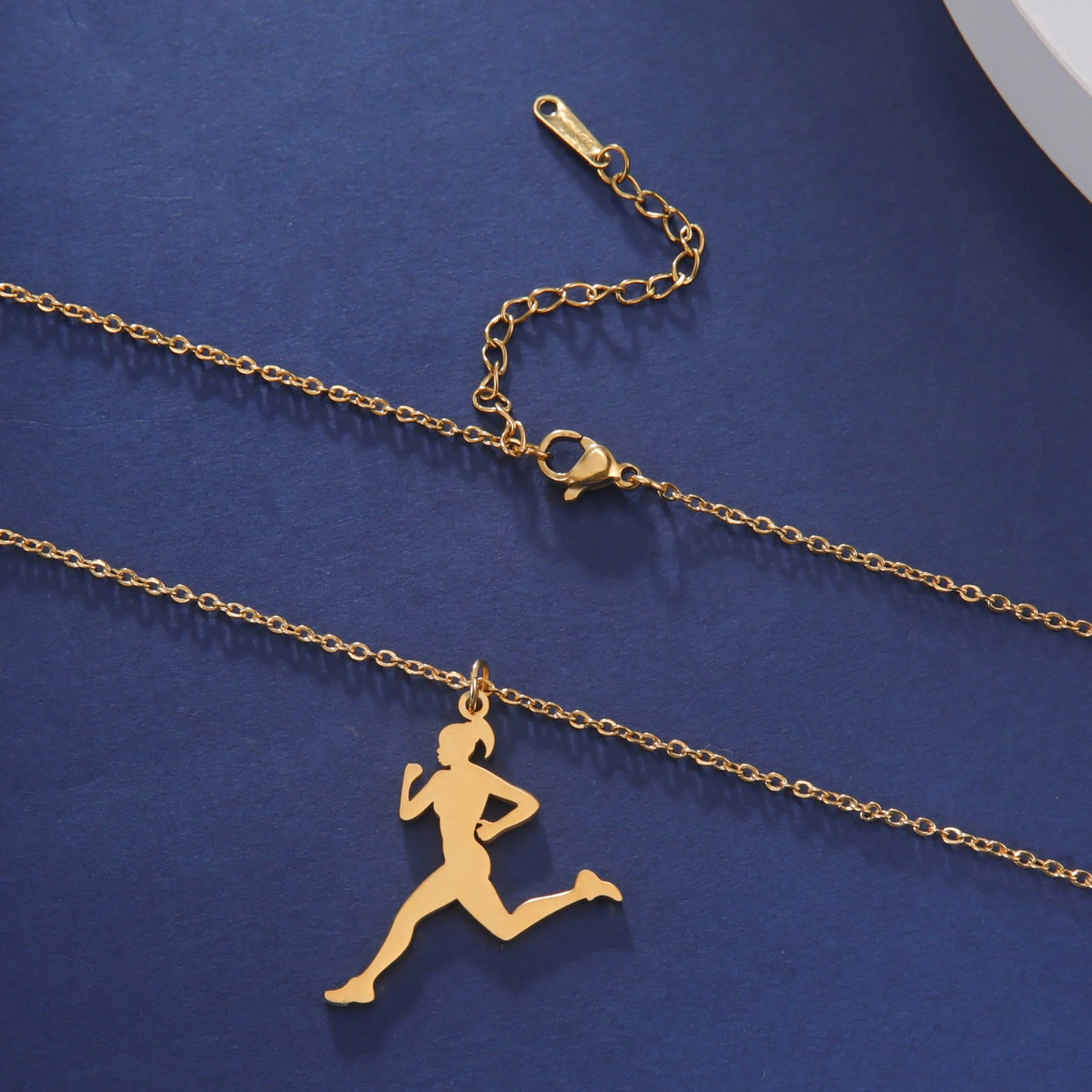 Unift Runner Pendant Necklace Women Running Girl Fashion Sports Spirit Track Athletes Jewelry Gift for Coach Marathon Lovers