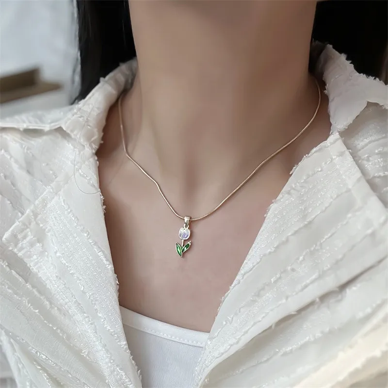 Vintage elegante Emaille-Halskette mit Tulpenblüten-Anhänger für Damen, modische Accessoires für junge Persönlichkeiten, Schlüsselbeinkette, Choker. – Detail 29