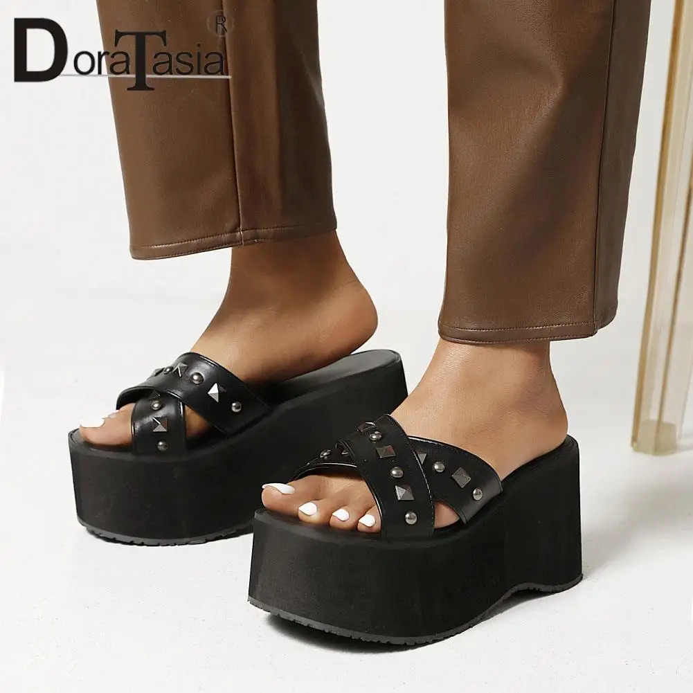 

Plus Size 33-46 Brand New Ladies Platform Sandals Fashion Rivet Wedges High Heels Summer women's Sandals Party Punk Shoes Woman