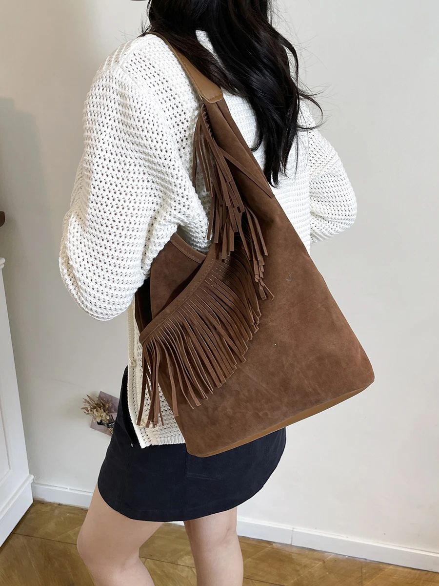 

2025 новая женская сумка для подмышек с матовой кисточкой, большая вместительная сумка-тоут в стиле ретро, рабочая сумка на одно плечо, дизайнерская трендовая дорожная сумка