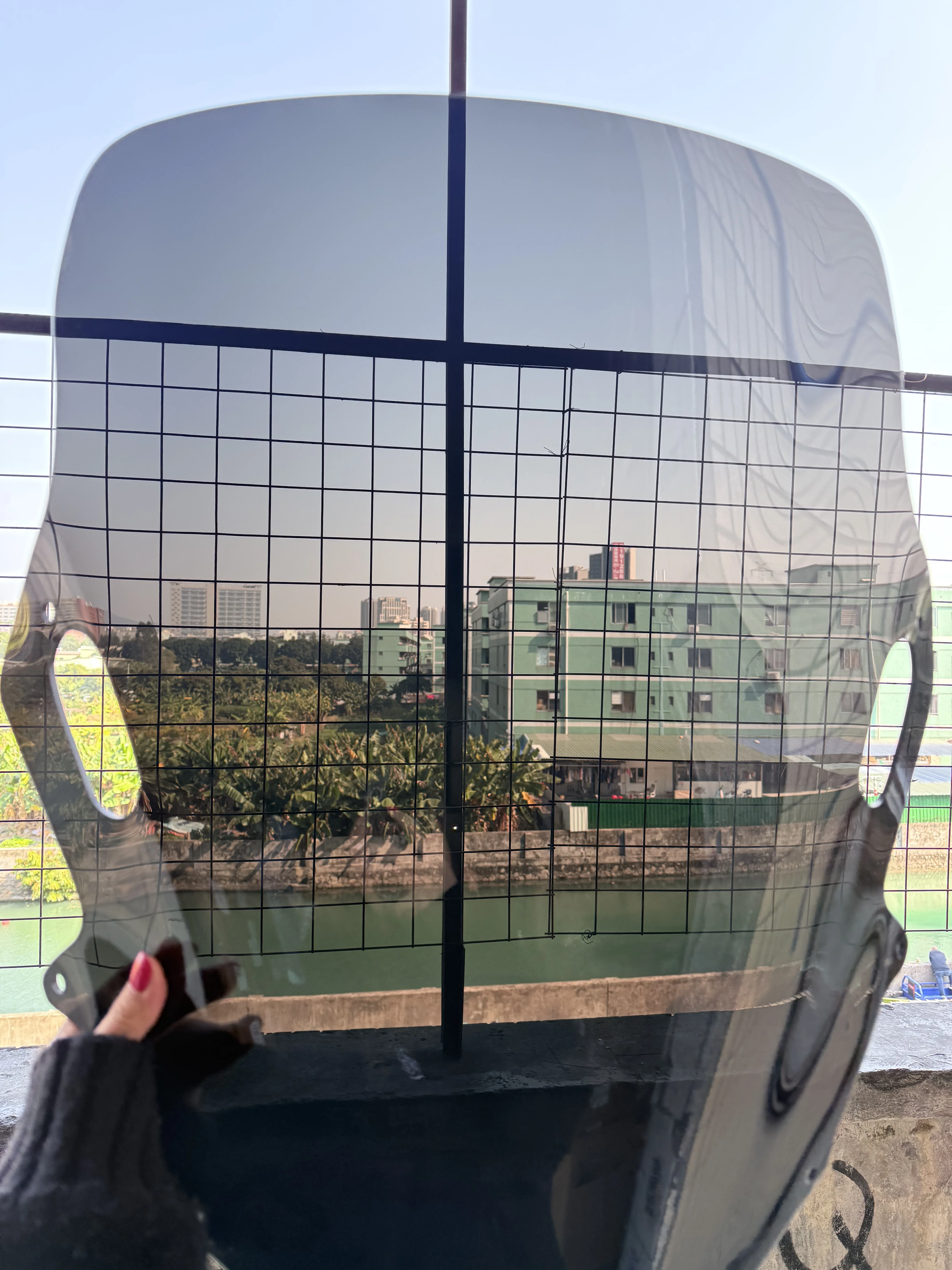 검정색