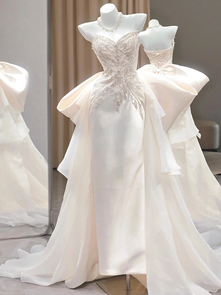 ثقيل التطريز الساتان الزفاف الدكتور فاي الذيل وصيفة الشرف الدكتور المشاركة الاسمية الراقية خمر الصباح رداء الباب خروج الحجاب