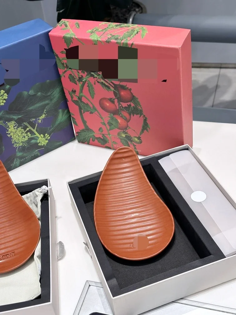 

Aromatic Incense (Tomato Leaf) - Aids Yoga & Meditation, Zen Calming, Ivy Glazed Base, Warm Atmosphere