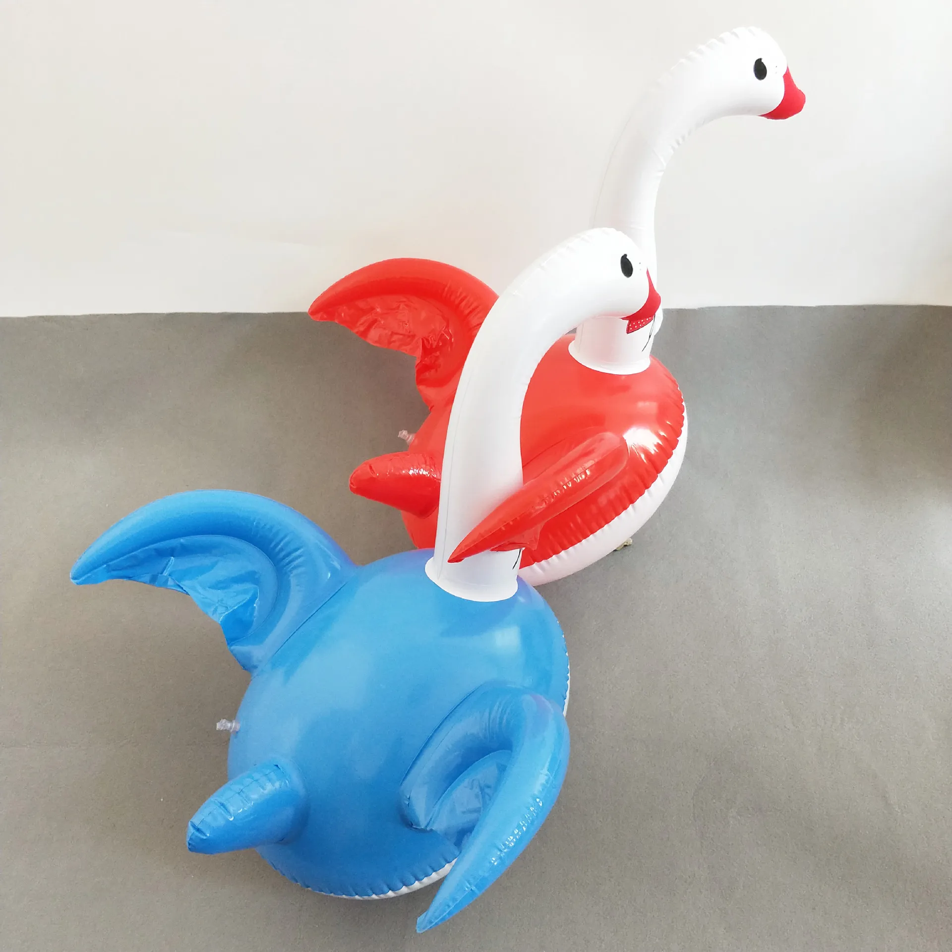 Kids Inflatable Toys Simulation Swan Toy Creative Funny Tumbler Swan Toy PVC Inflatable Swan Kids Pool Party Decoration Props