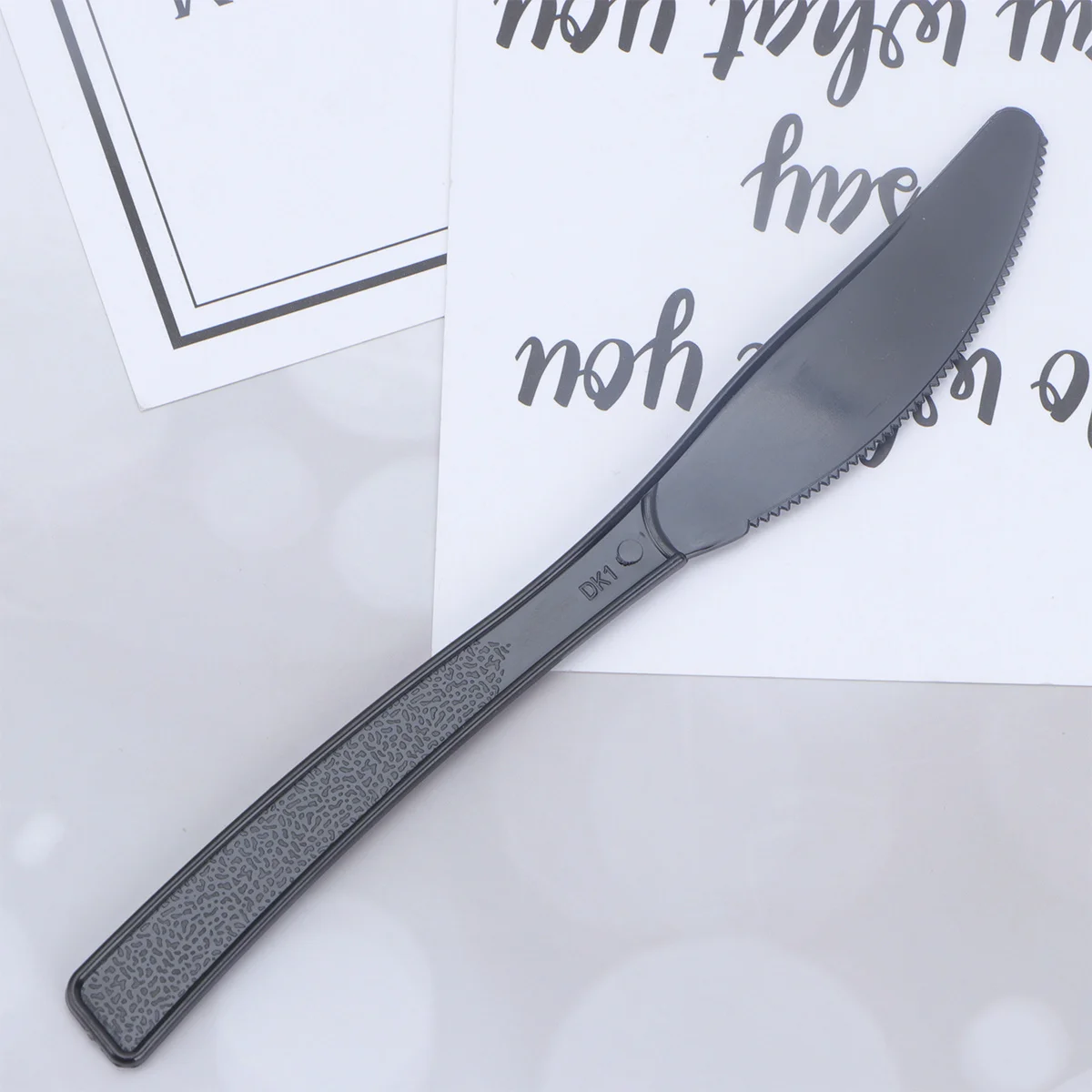 

48Pcs Plastic Knives Disposable Flatware Kit Portable Tableware for Picnic Party Graduation Dinner Knives for Graduation