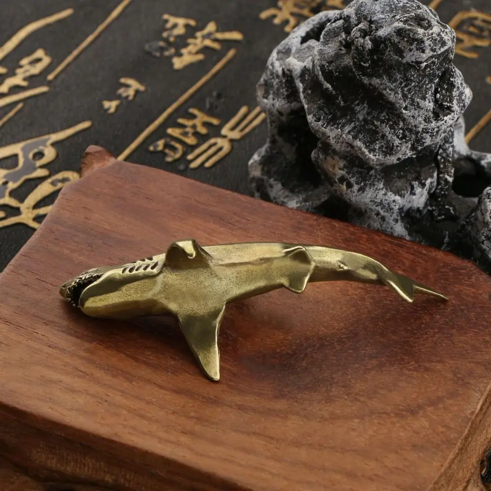 Tea Pets Vintage Brass Shark Figurines Copper Exquisite Mini Shark Statue Cute Handmade Shark Sculpture Birthday Gift