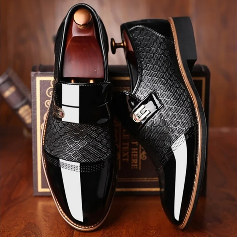 Fashion Luxury Men Shoes Wear-resistant Non Slip Mans Footwear Anti-slip Black Shoes Men's Shoes Leather Embossing Classic