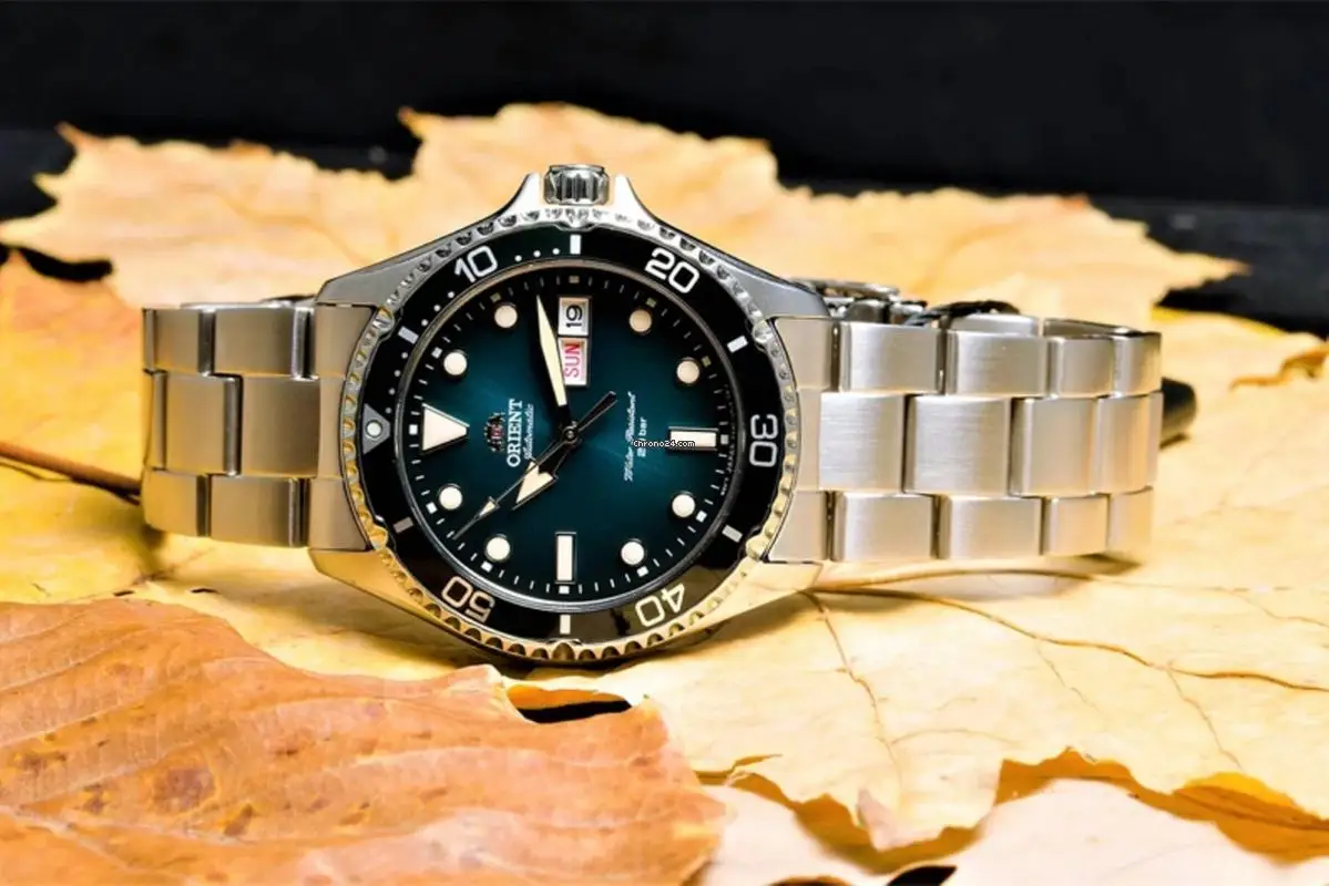 ساعة أورينت، ساعة غوص مضيئة مقاومة للماء بطول 200 متر من اليابان