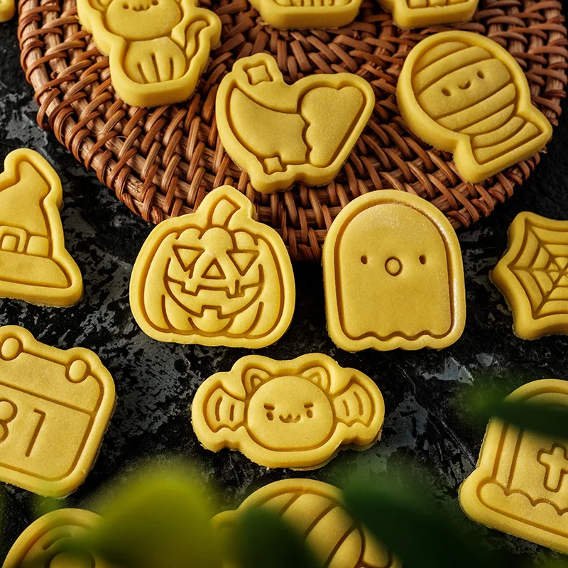 New Halloween Cookie Mold Cartoon Ghost House Pumpkin Fondant Cake Decorating Tools Halloween Biscuit Cutting Mold Baking Tool