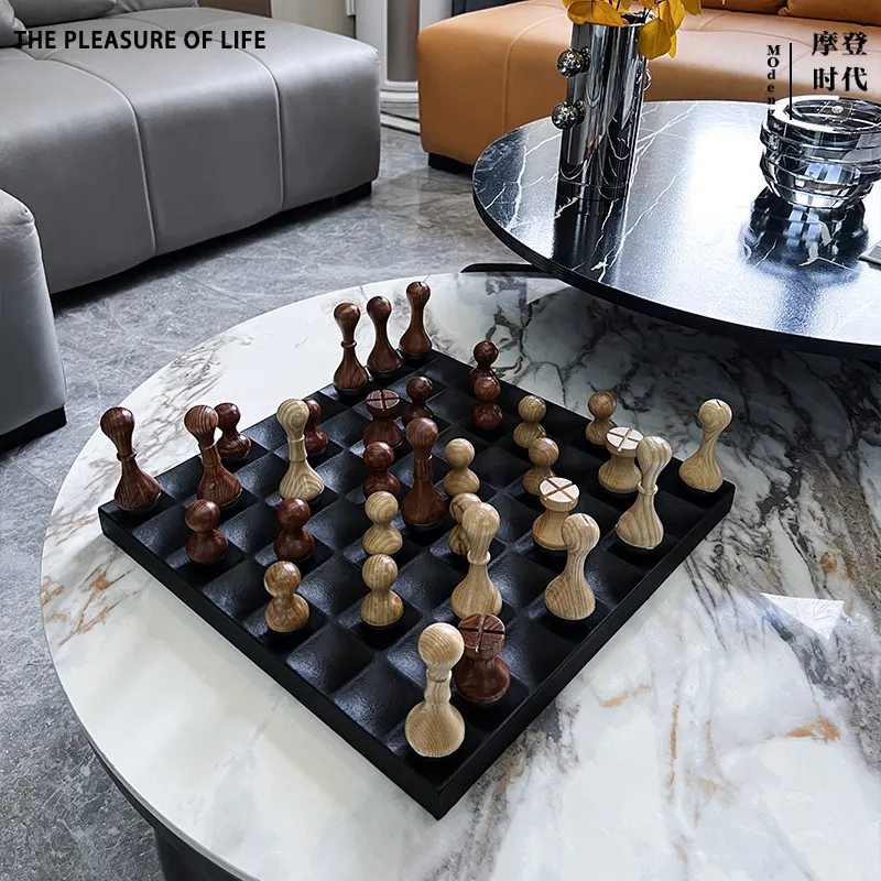 Modern affordable luxury roly-poly doll chess ornaments, solid wood, high-end Western chessboard, model home, new home gift
