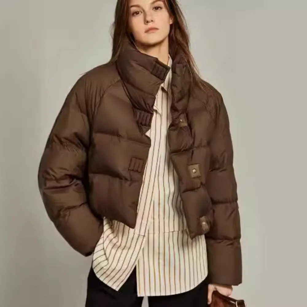 Chaqueta corta acolchada de algodón para mujer, abrigo cálido con cuello levantado, diseño elegante, ropa de invierno