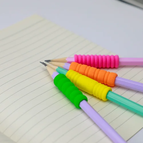 Imagen 2 del producto 10 Uds. De neumáticos de Color creativo, agarre de lápiz EVA, funda de bolígrafo antidesgaste para dedo para niños, funda suave para bolígrafo, protección de manos para escribir para niños