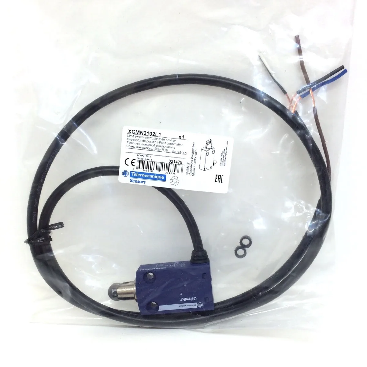 XCMN2102L1 travel switches XC Standard, XCMN, steel roller plunger, 1NC+1 NO, snap, 1 m