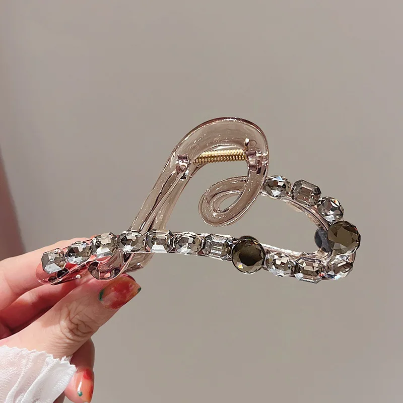 

Heart-Shaped Hair Claw - Large Size Shark Clip, High-End Style, Perfect for Back-of-Head Hairstyling Hair Clips for Women