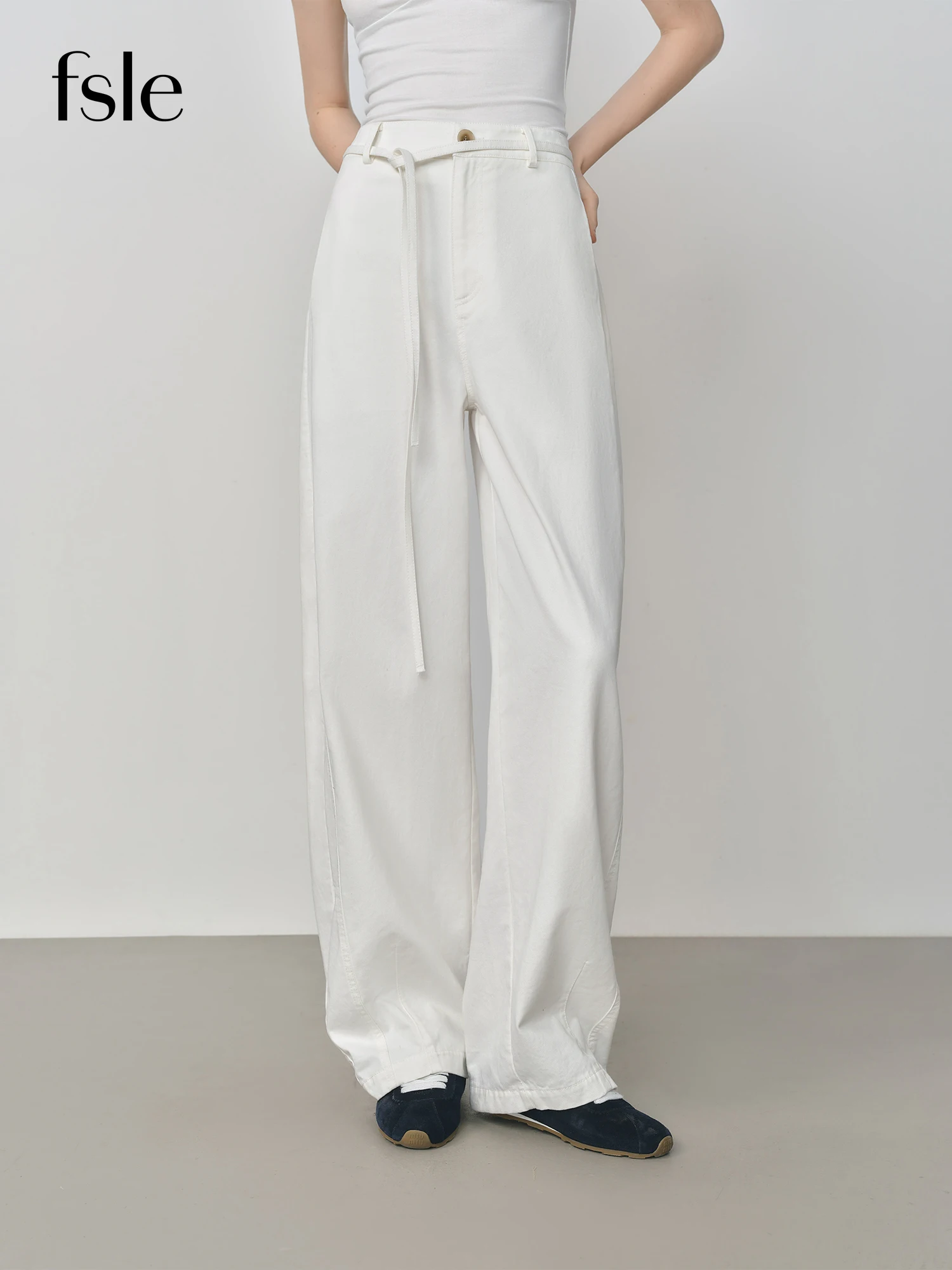 FSLE 2025 Fall Collection Solid Color Belted Commuter Pants for Women with Slim-Fitting Curved Saber Cut Pants 25FS13220