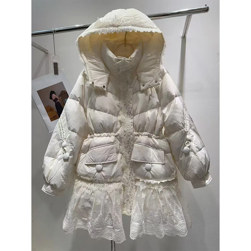 Piumino da donna invernale versione coreana dolce industria pesante pizzo volant bordo giunture piumino d'anatra bianco caldo addensato