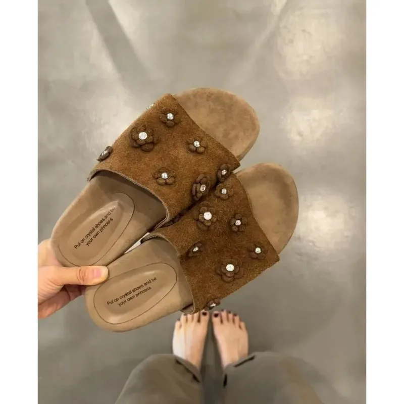 Designer Parfüm Dekoration Fell Hausschuhe Frauen Rosa Rutschen Frauen Winter Flip-Flops Kamelie Perle Perlen Pelz Sandalen