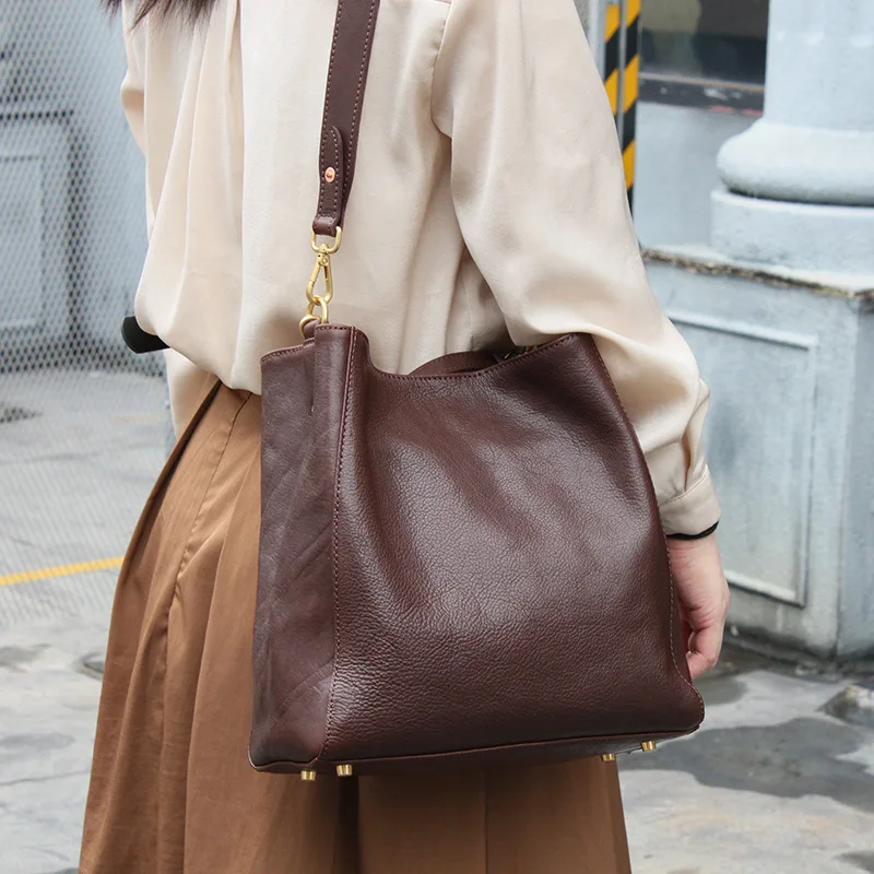 

Winter New Bucket Bag Designer Luxury Handbag Women Genuine Leather Retro Tote Top Quality Large Capacity Shoulder Crossbody Bag