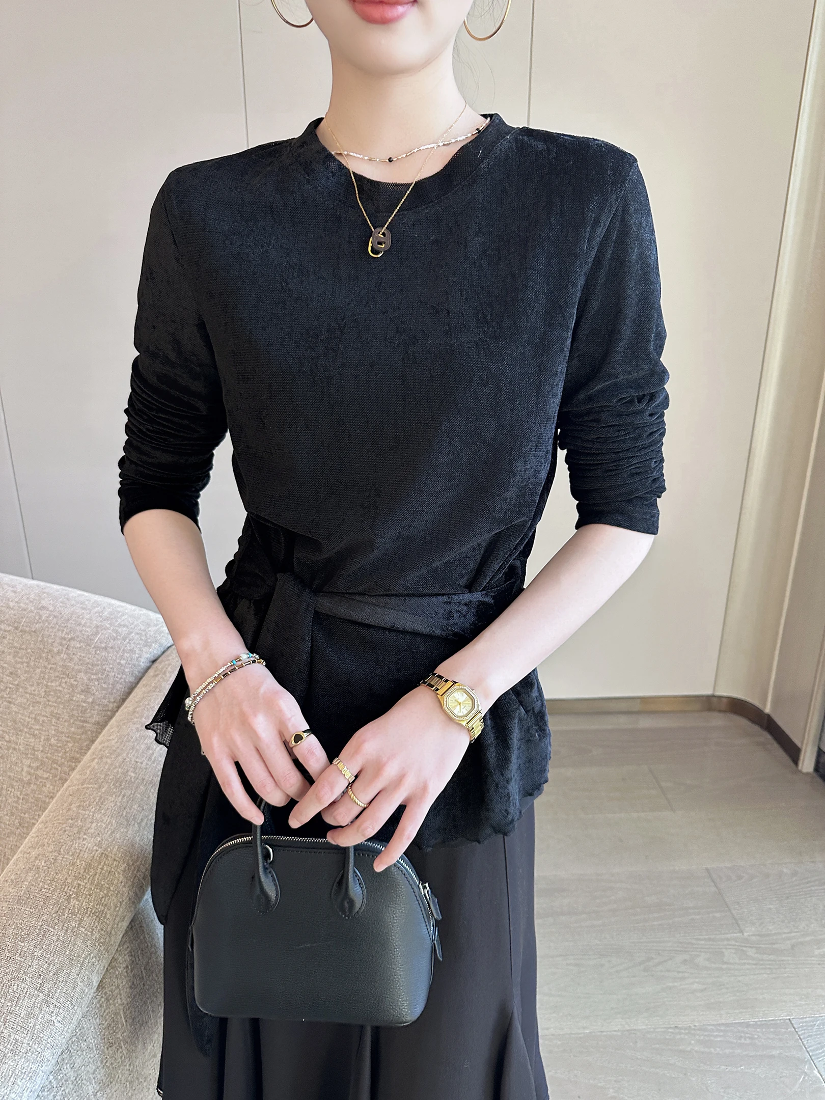 

Bla Velvet Long Sve T-irt Women's Spring 2026 Waist-Cinching Slimming round Ne Luxury Sle Straight Cut Top