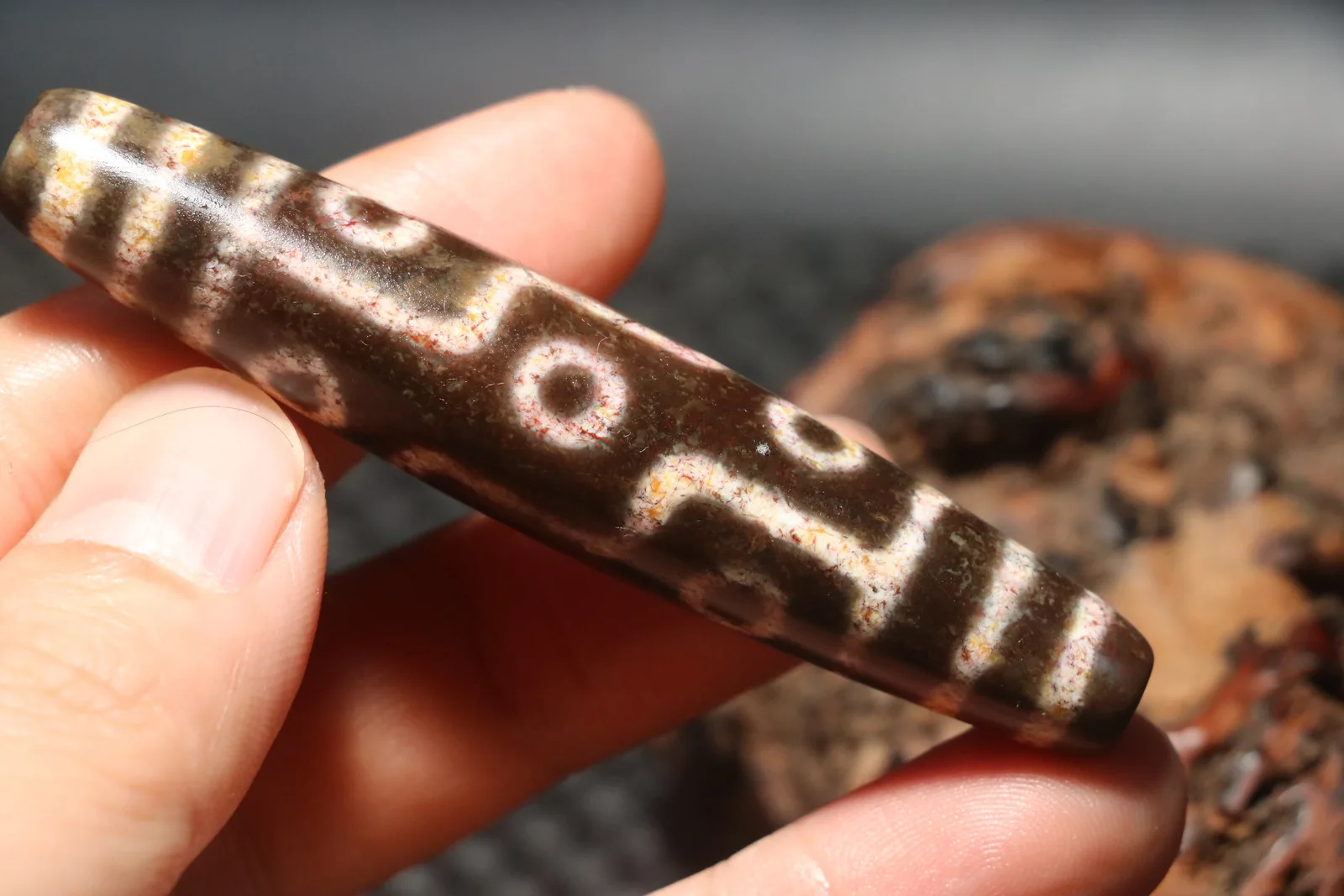 

Ультраэнергетическая сила, тибетский старый агат, полная киноварь в горошек, складная линия, 9-глазый король-мастер, длинный дзи, бусина-амулет, кулон, 80 мм, сокровище