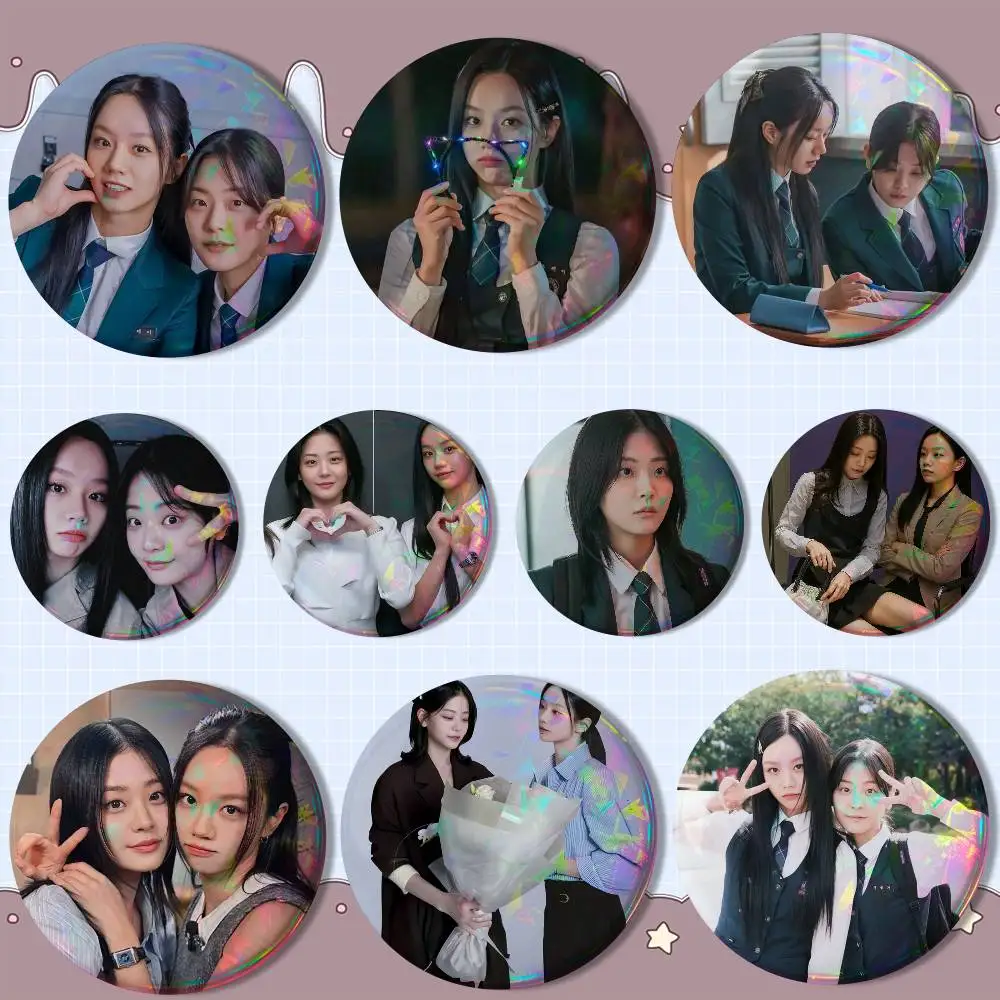 

L-Lee Hyeri C-Chung Subin-ES Creative Round Badge Button Pin Bag Decor Fans Collection Friends Gift Brooch