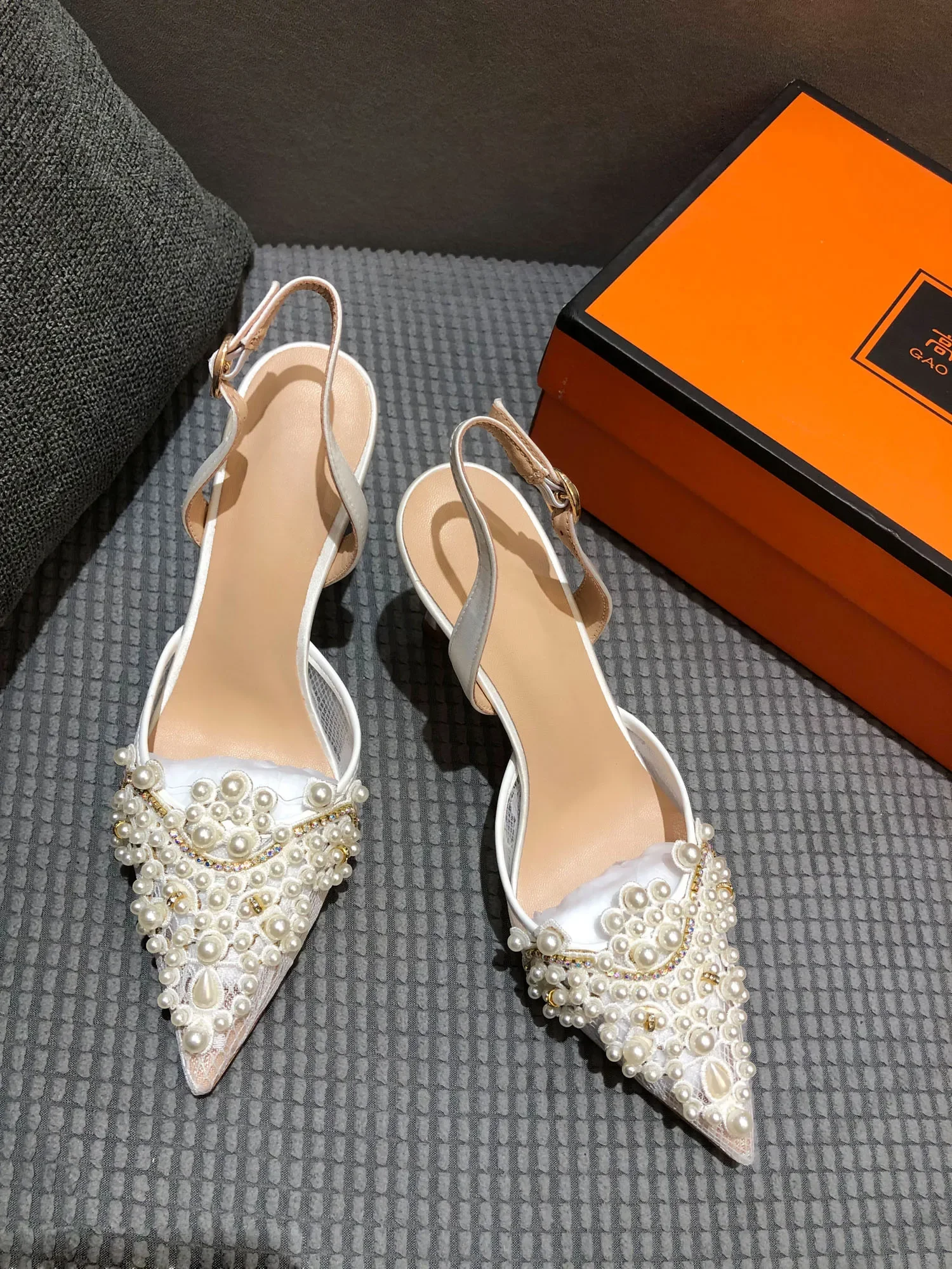 

Summer New French High Heels, Slim Heels, Pointed Toe, Headband, Water Diamond Style, Lace One Line Buckle Sandals, Female