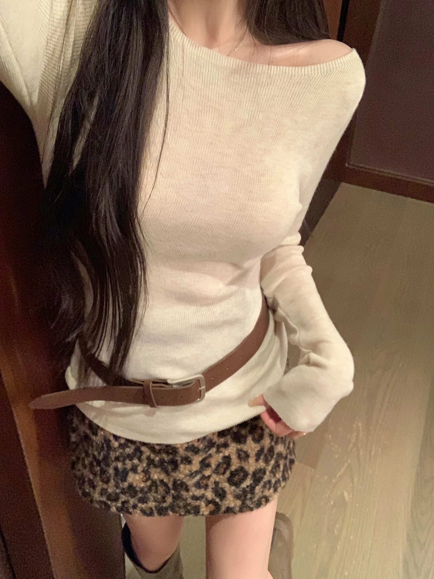 

Вязаный базовый топ Ele NAYA CHAN Camere с открытыми плечами, свитер из тонкой шерсти, простая модель с длинным рукавом