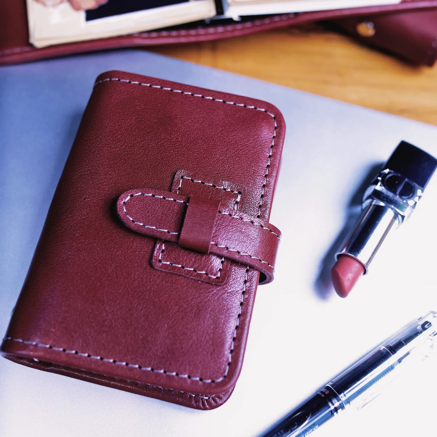 Original leather retro red loose-leaf notebook, simple atmosphere, multi-functional travel notepad, notebook