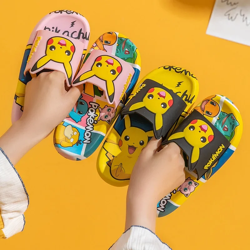 Pokemon Pikachu zapatillas para niños nuevas sandalias de verano con estampado de dibujos animados para bebés zapatos suaves de PVC para el hogar baño interior antideslizante Kawaii