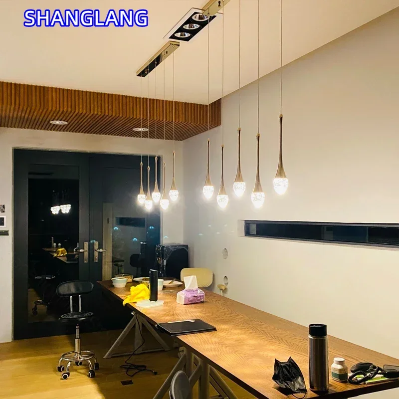 โคมไฟระย้าคริสตัลสีทองร้านอาหารโมเดิร์นห้องนอนไฟข้างเตียงห้องนั่งเล่น LED Penthouse Apartment โคมระย้า