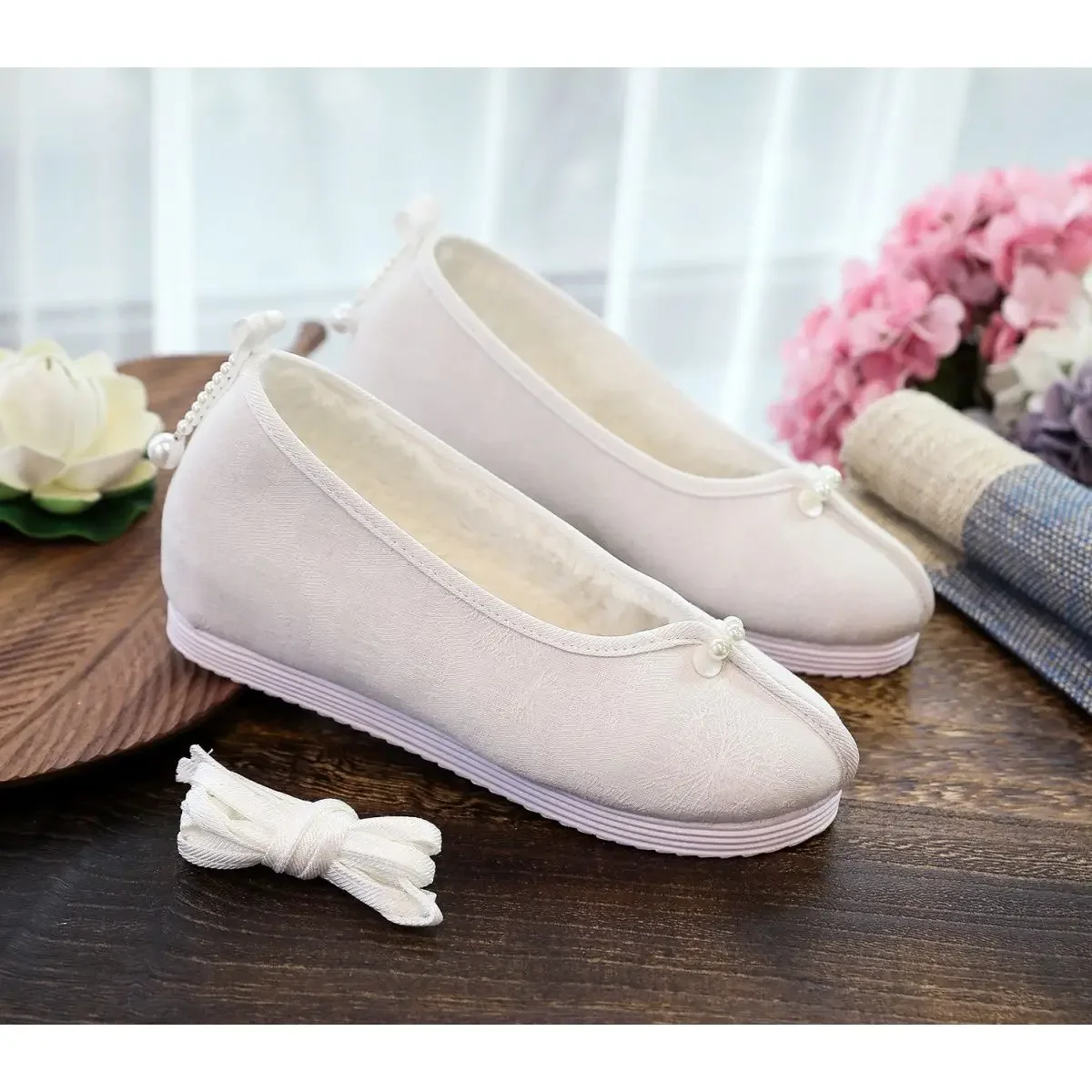 Zapatos antiguos de Beijing con forro de felpa, zapatos de algodón para otoño e invierno, zapatos Han de tela de algodón Jacquard de Color sólido Hanfu