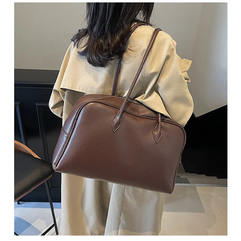 

Women's Shoulder Bag With Fine Leather Casual Vintage Famous Lasting Spacious Modern Style​