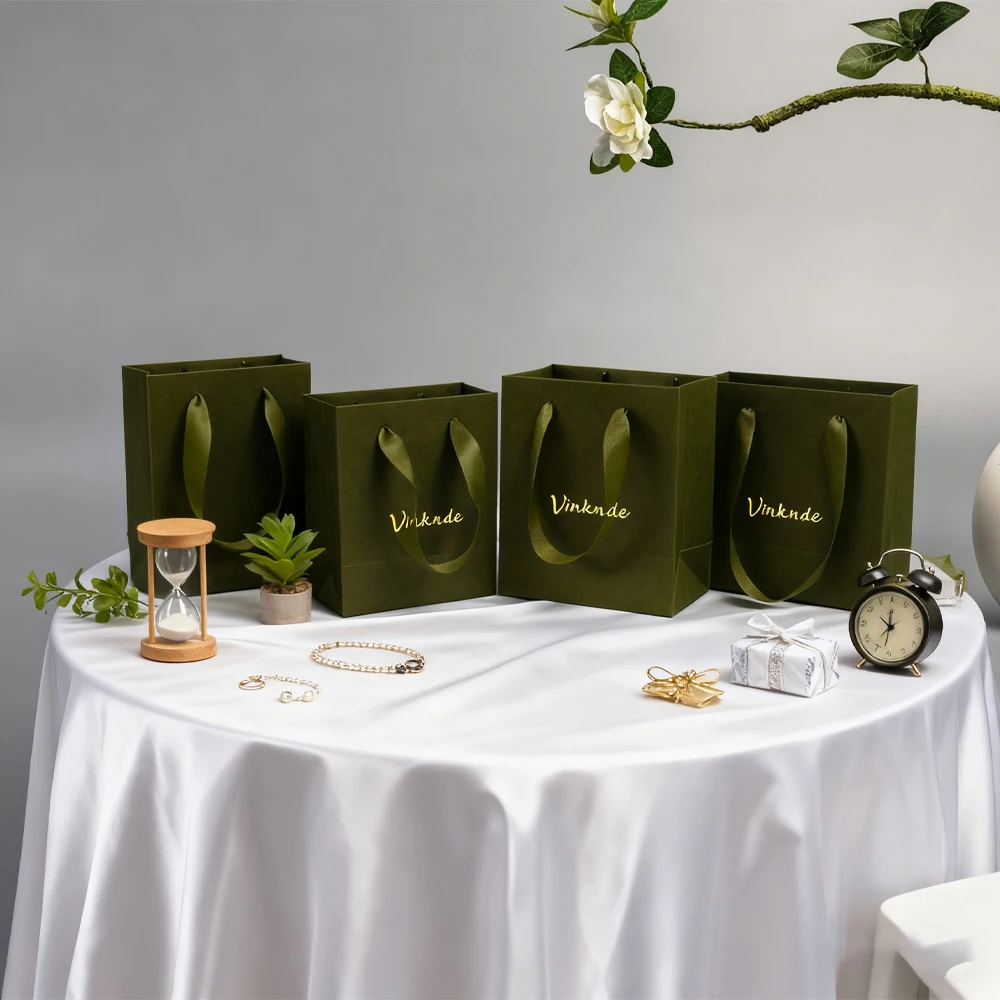 

Green Christmas Wedding Candy Box Gift Packaging Tote Bags with handle Personalization Logo for Wrapping Cookies Jewelry Perfume