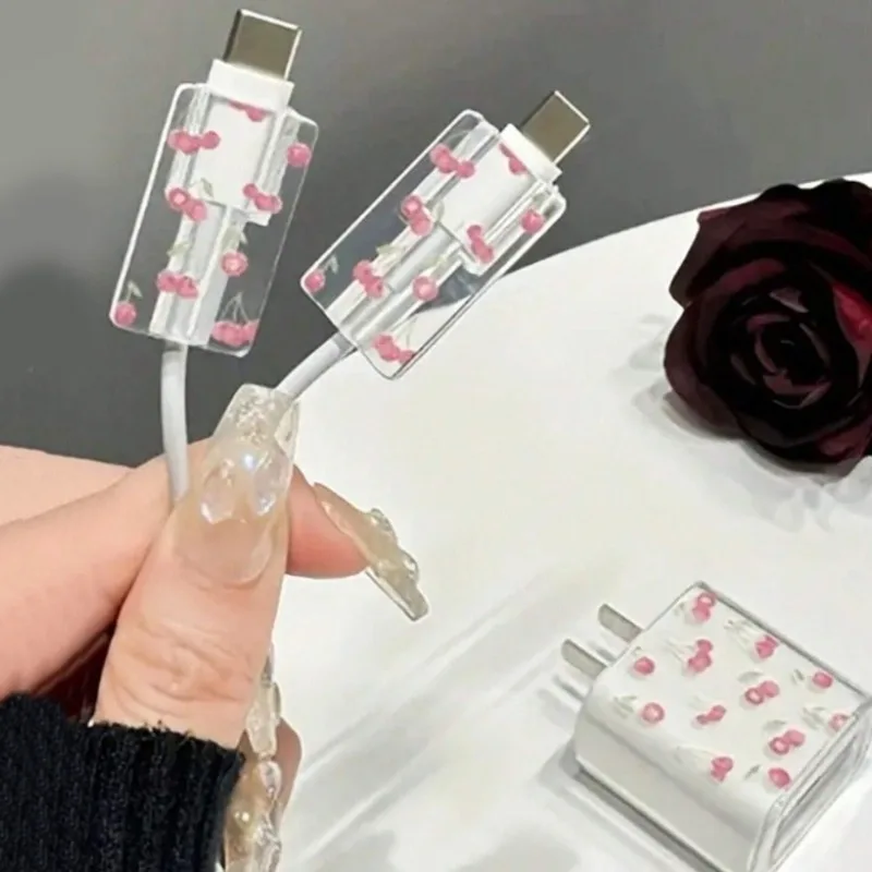 Pink Small Flower Print Cable Protection Case 18W/20W Suitable for 13/14 Plus Chargers iPhone 16 Pro max Charging Cable Shell