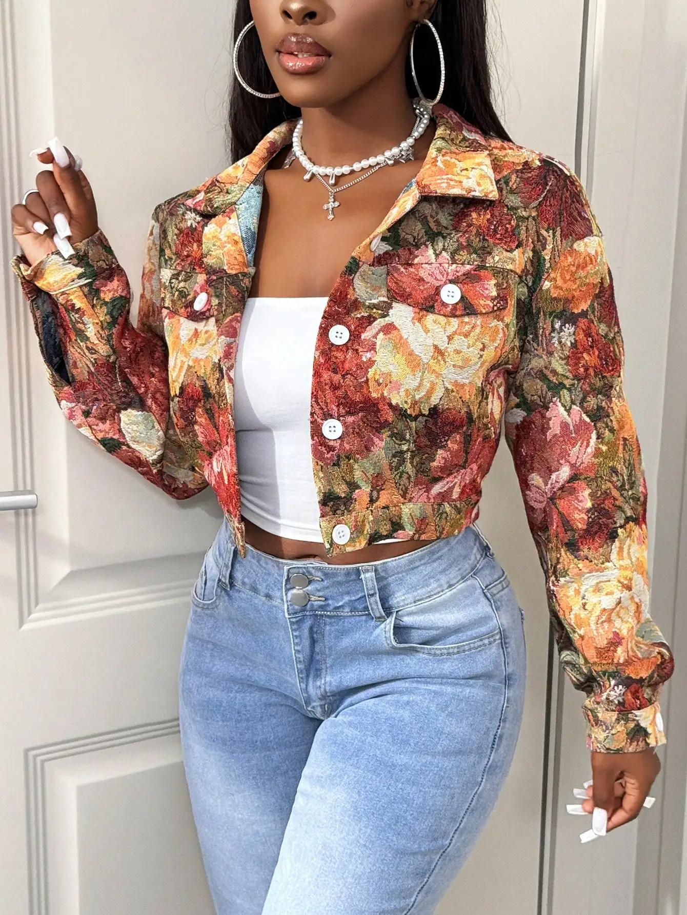 

Женская укороченная повседневная куртка с цветочным принтом, длинными рукавами и застежкой на пуговицах, осень