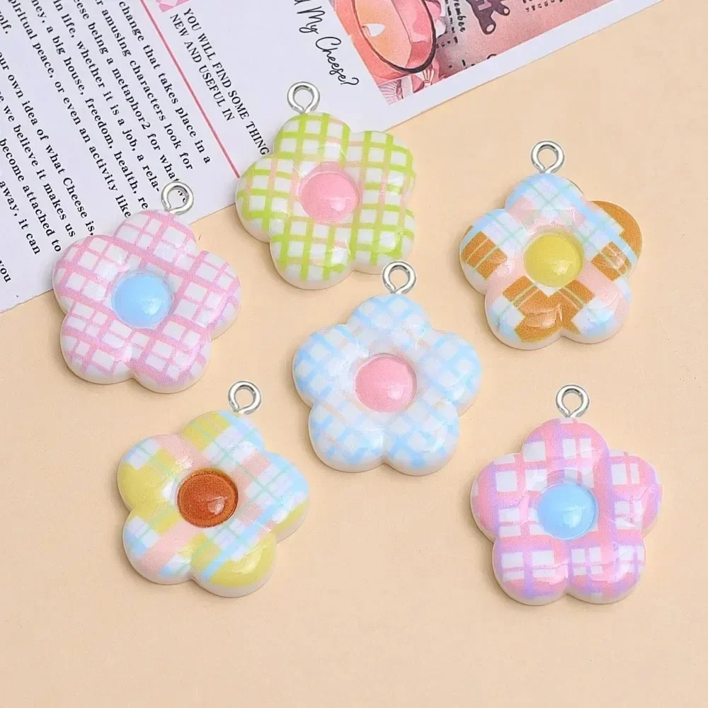 10Pcs Multicolor Check Pattern Cartoon Resin Flower Pendants, Cute Fresh Handmade Findings for DIY Earring Jewelry Making