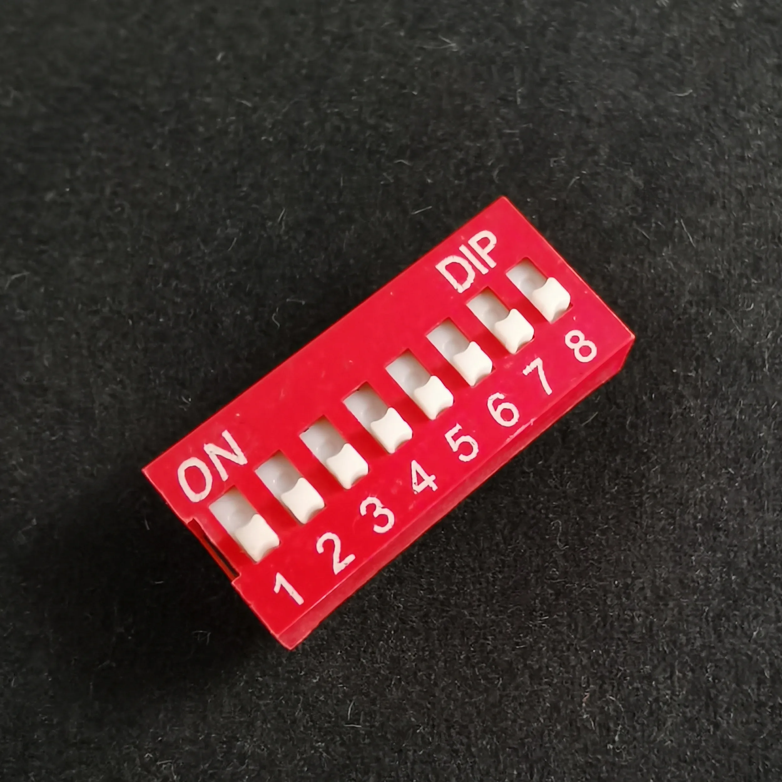 Joli à glissière Tech, 1, 2, 3, 4, 5, 6, 7, 8, 9, 10, 12 bits, 2.54mm, Position Way, DIP, Red Pitch, Tognudden Snap