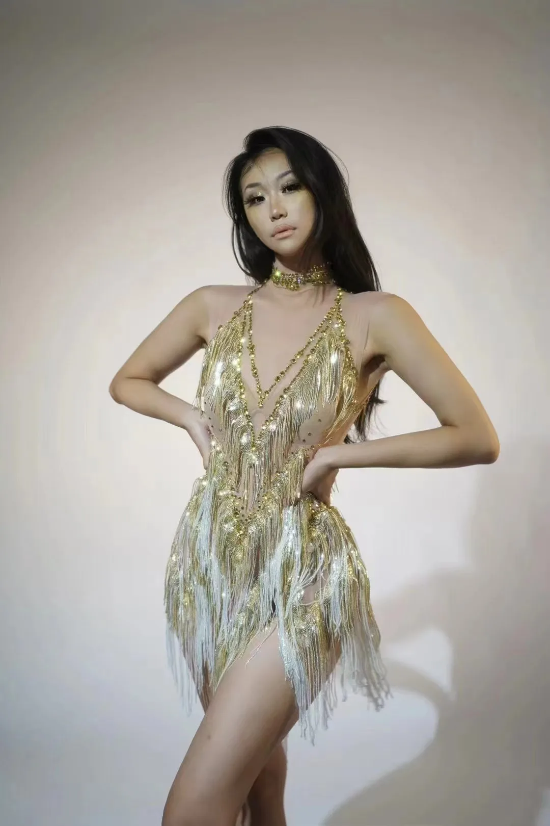 ชุดเต้นลาตินแบบมีพู่ไล่สีไอริส สำหรับการแข่งขัน การแสดงความสามารถ และงานพรอม