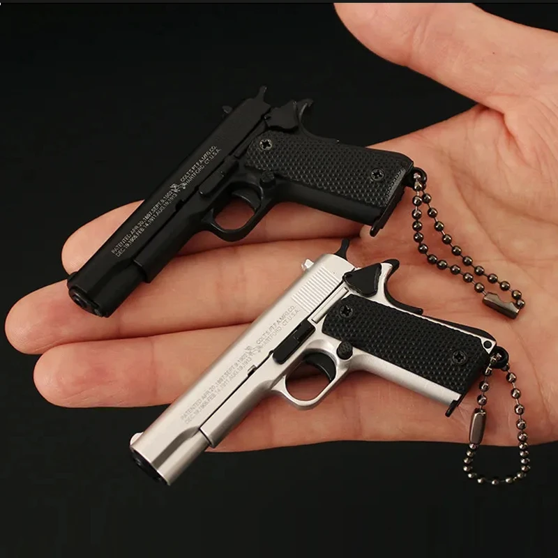 1:3 Alloy Colt 1911 Pistol Miniature Pistol Model Assemblable Toy Gun Keychain PUBG Jedi Backpack Pendant Decoration Boys Gift