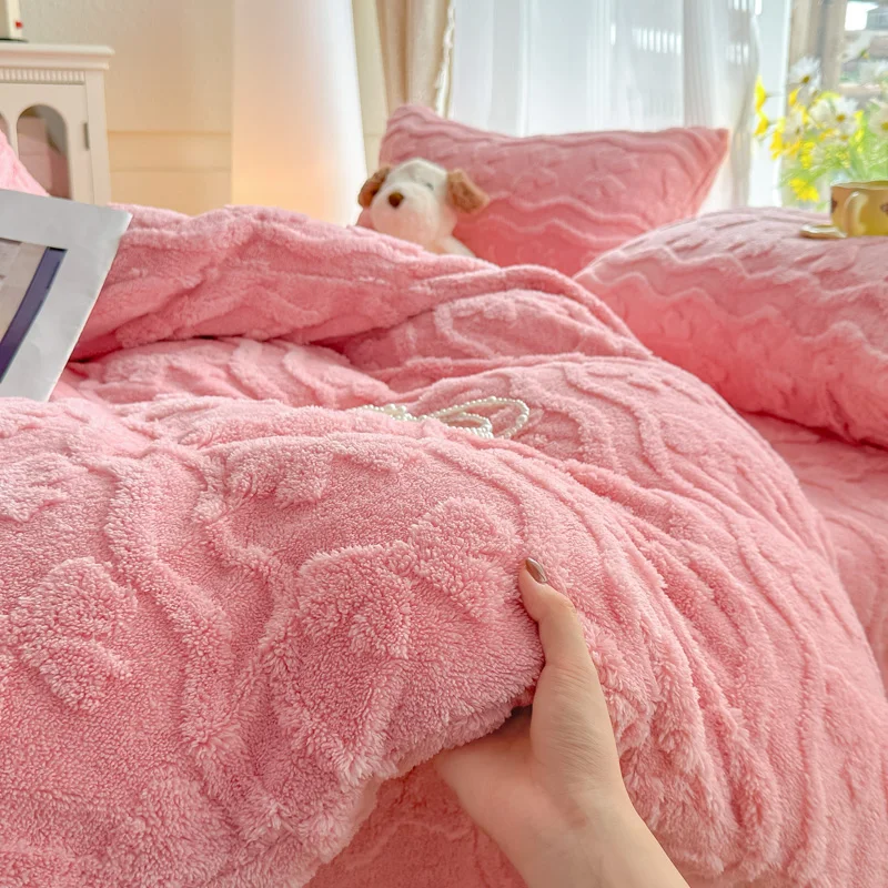 غطاء لحاف مخملي من التافي الجديد لعام 2025 غطاء لحاف مخملي للحليب سميك ودافئ لفصل الخريف والشتاء فراش وردي صديق للبشرة #4